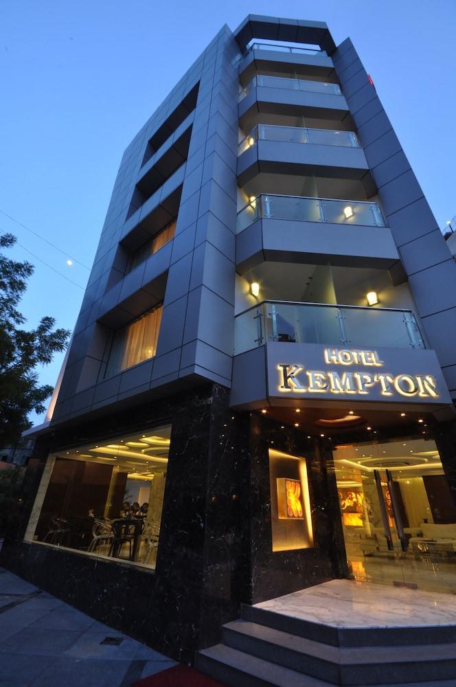 Kempton Hotel Kalkata Exteriér fotografie